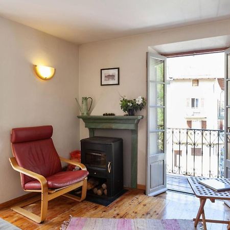 Sunny 1-Bed Apartment In Lovely Mountain Village La Brigue Buitenkant foto