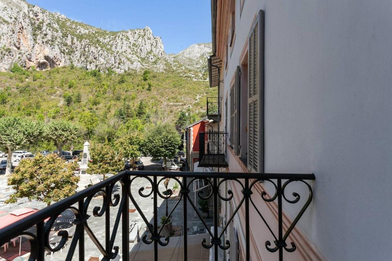 Sunny 1-Bed Apartment In Lovely Mountain Village La Brigue Buitenkant foto