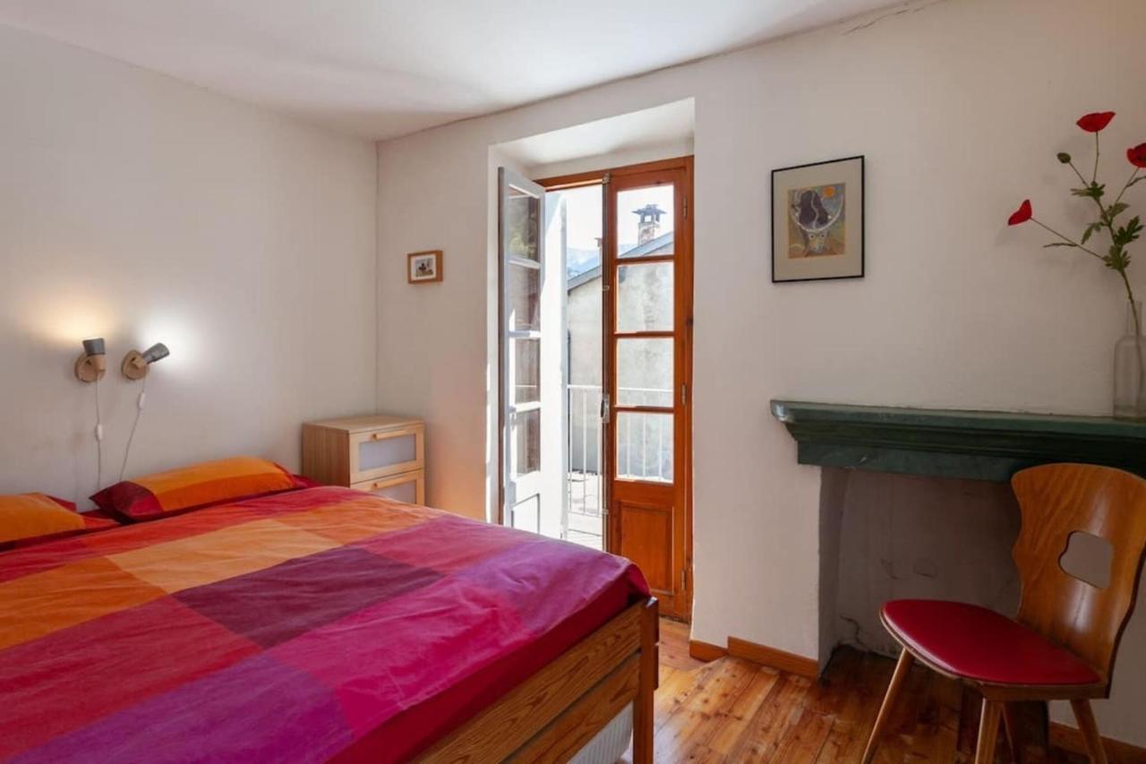 Sunny 1-Bed Apartment In Lovely Mountain Village La Brigue Buitenkant foto