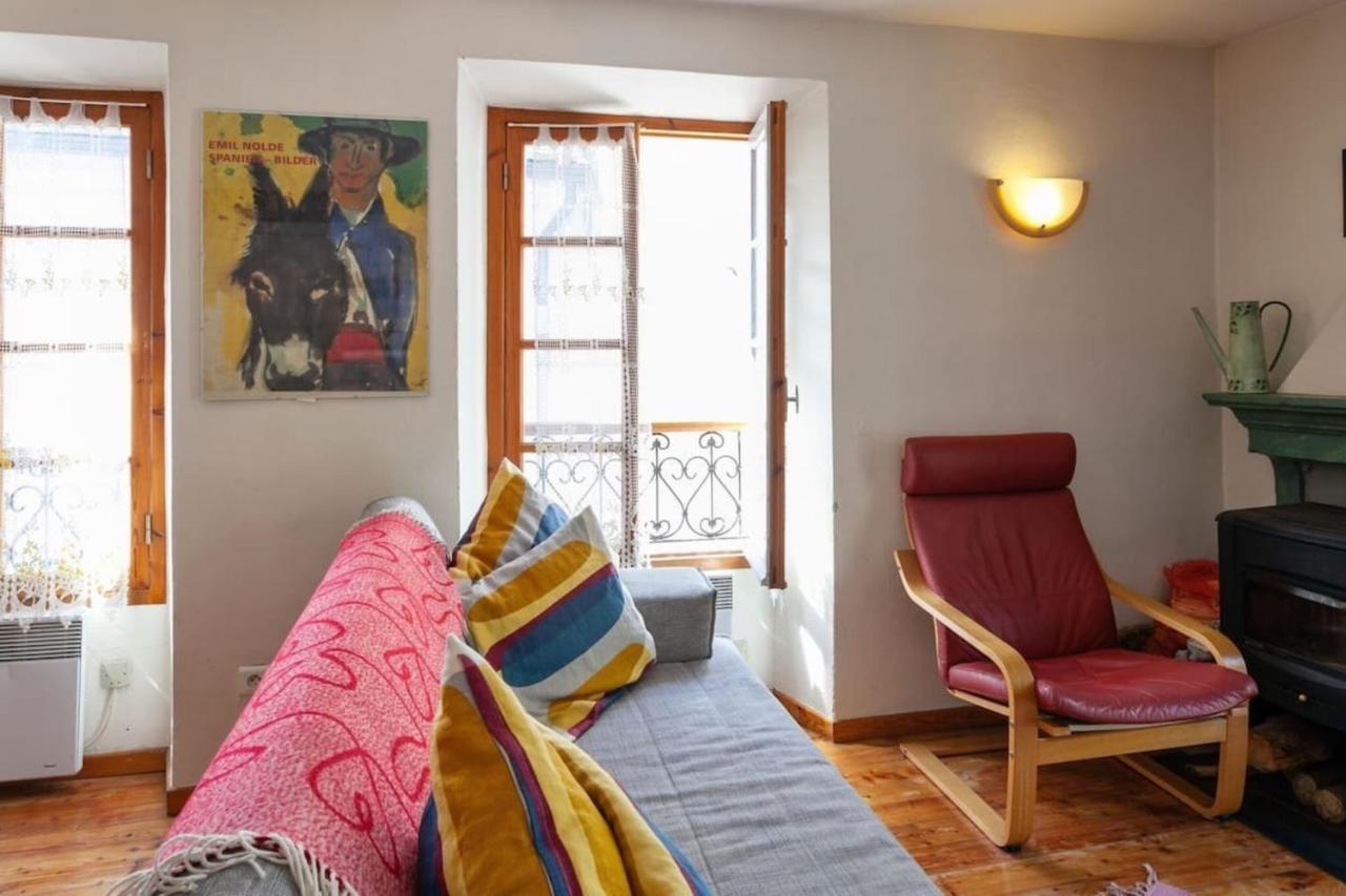 Sunny 1-Bed Apartment In Lovely Mountain Village La Brigue Buitenkant foto